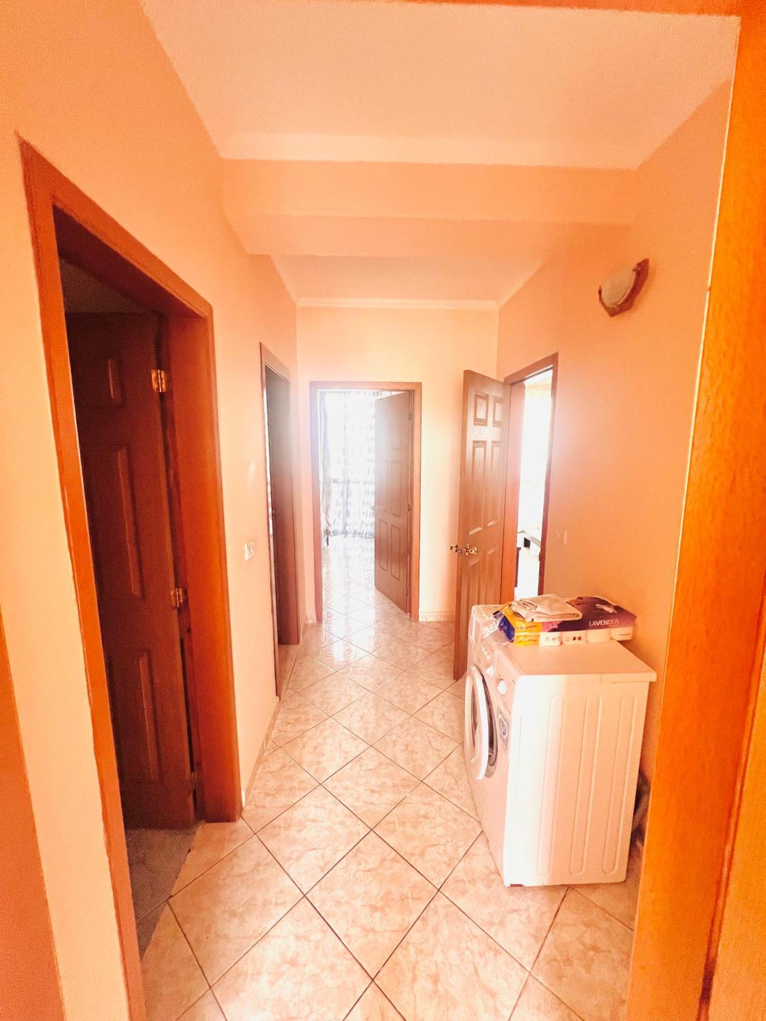 Lovely 3-Bedroom Rental Unit In Durres Exterior photo